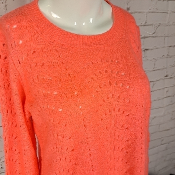 GAP Pointelle Coral Sweater - Picture 3 of 10